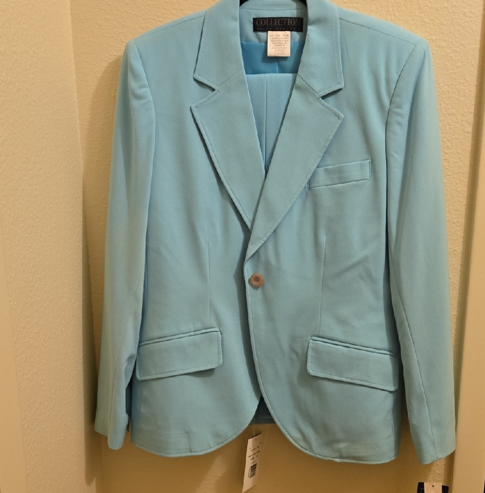 Collection Harve Bernard Sky Blue Women's Suit